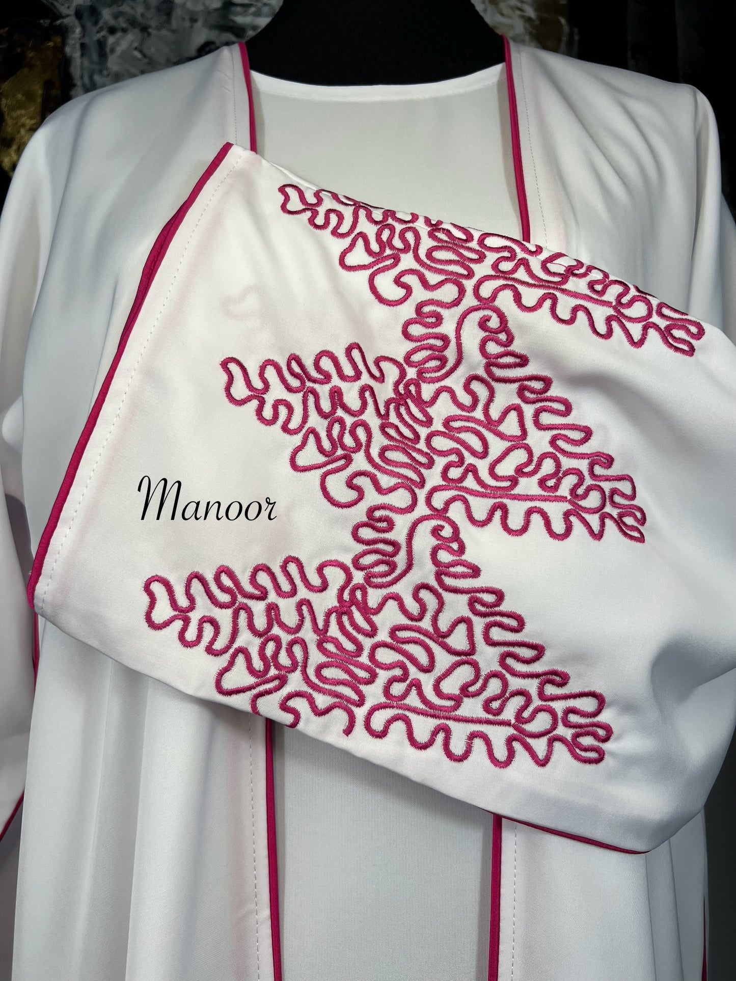 Abaya Embroidered pink